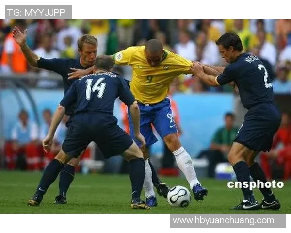 当今足坛现役巨星风采盘点揭示未退役球员的辉煌与未来 当今足坛现役巨星风采盘点揭示未退役球员的辉煌与未来